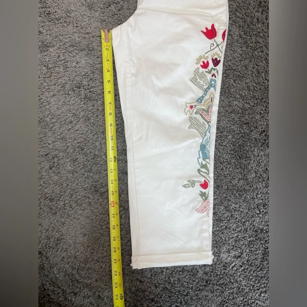 Nine West white cotton floral embroidery chrystie capri jeans women’s size 4 - Picture 13 of 17